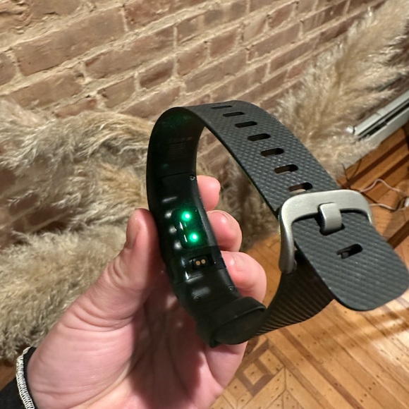 Fit bit - Picture 3 of 4